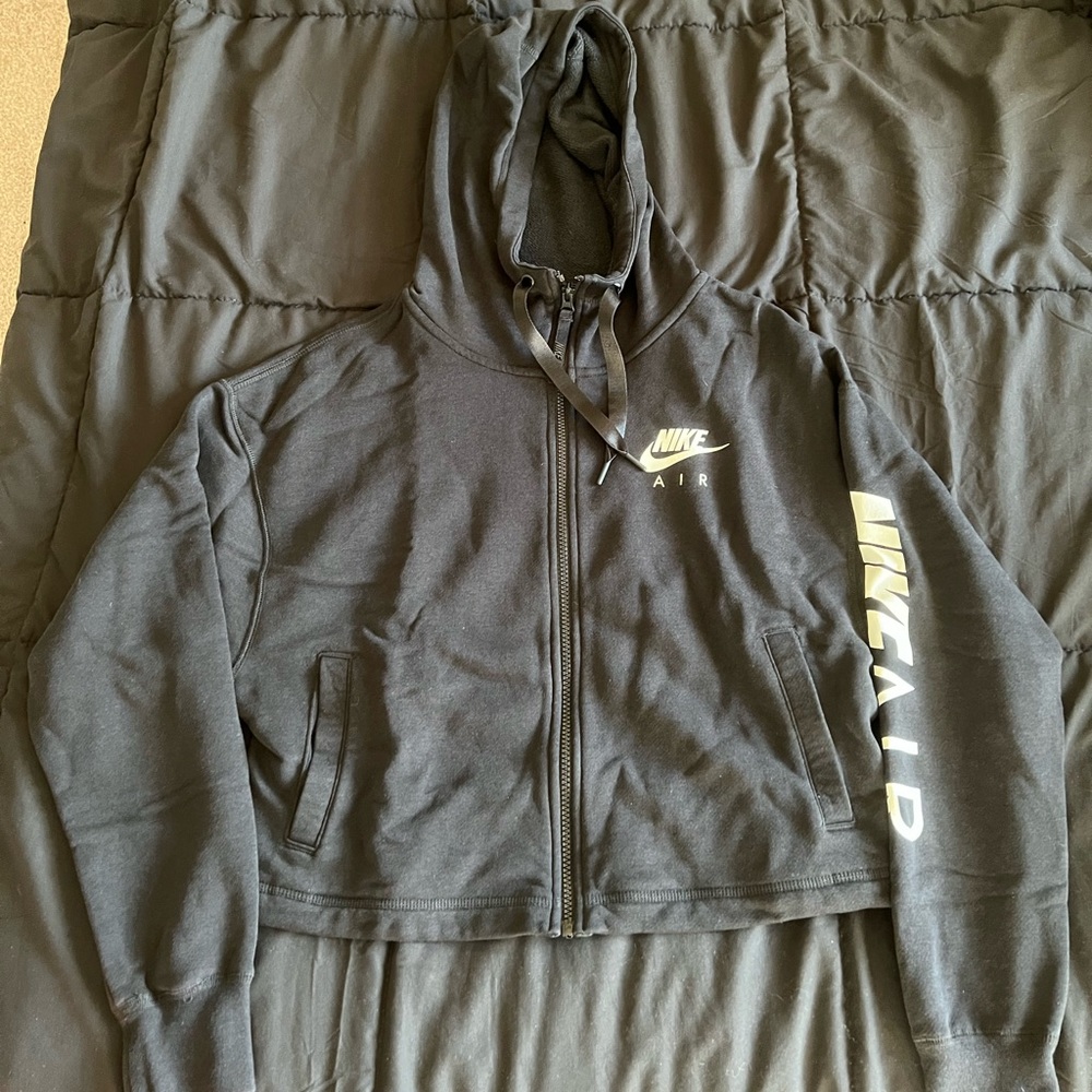 Cropped Black Nike Air Jacket
